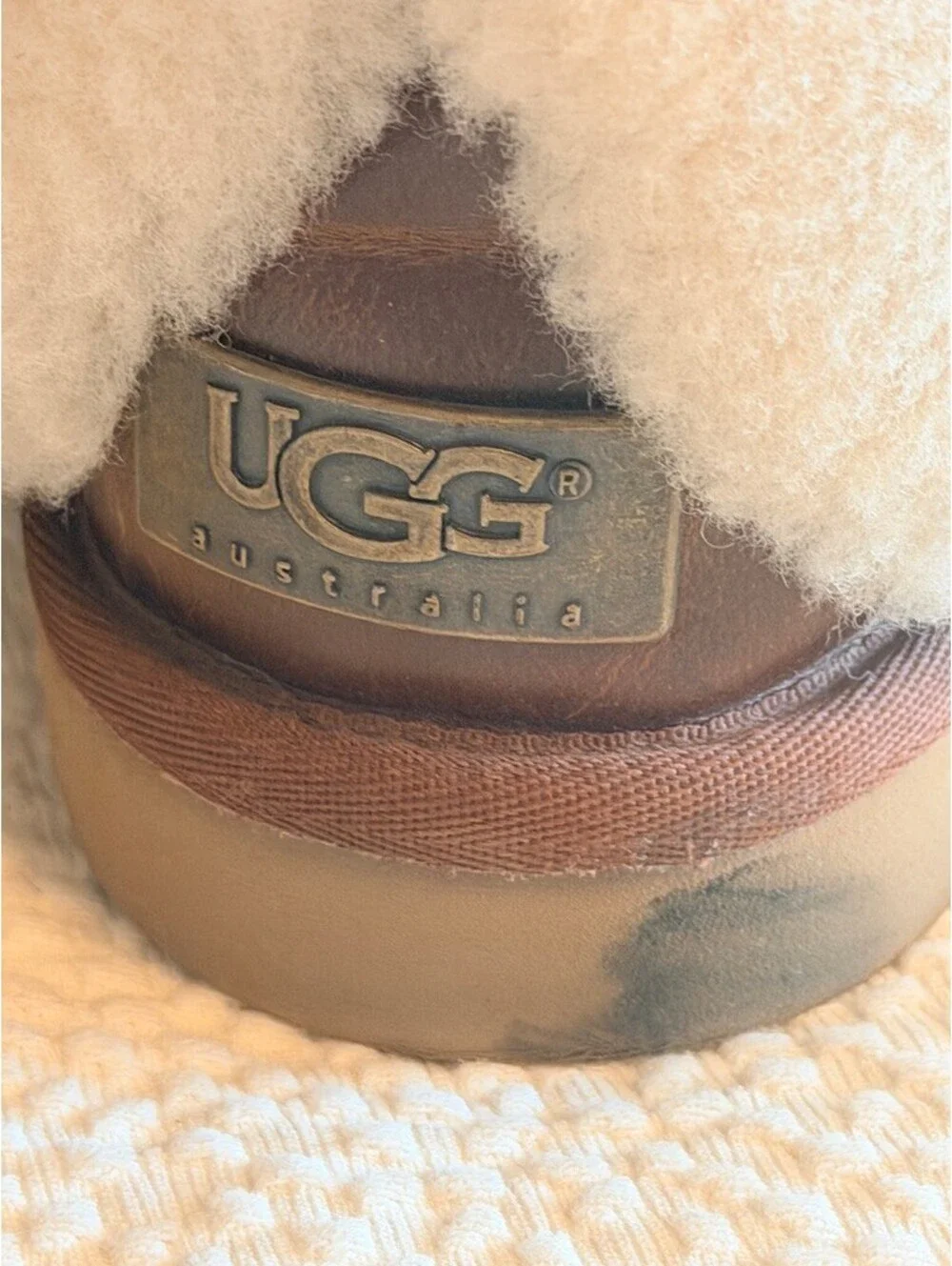 UGG Australia | Patten Leather Shearling Boots Women’s Size 8 | SKU xl017